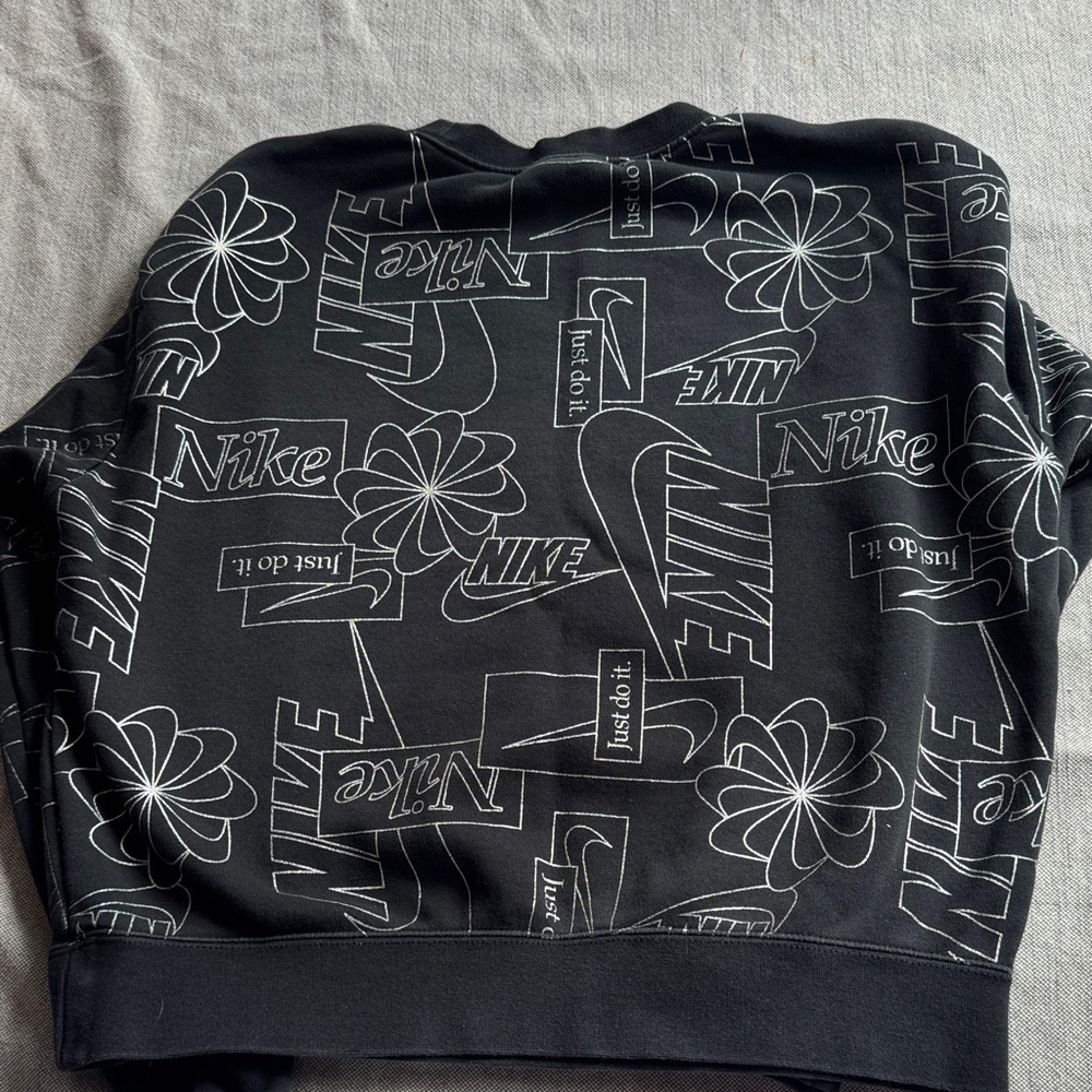 Nike Women’s Dark Gray Graphic Crewneck Sweater - Picture 2 of 3